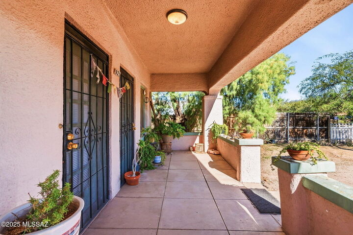 Property Photo: 921 N 7th Avenue AZ 85705