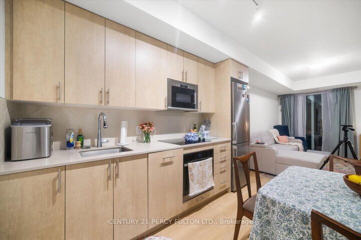 Property Photo:  2545 Simcoe Street N 2413  ON L1L 0W3 