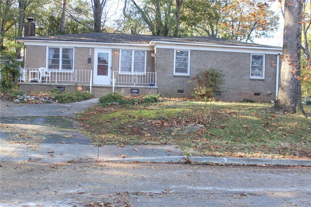 Property Photo:  1000 Sullivan Street  SC 29624 