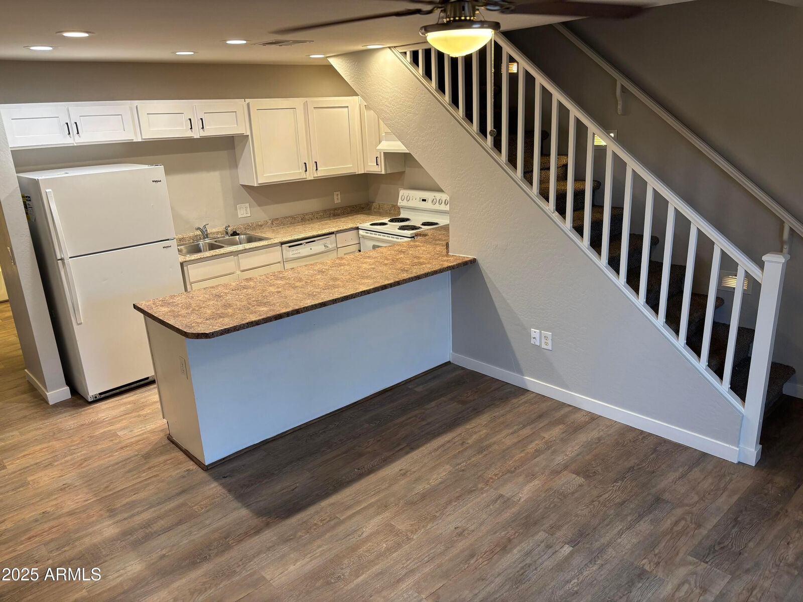Property Photo: 528 E Navajo Avenue Apt 3 AZ 85119