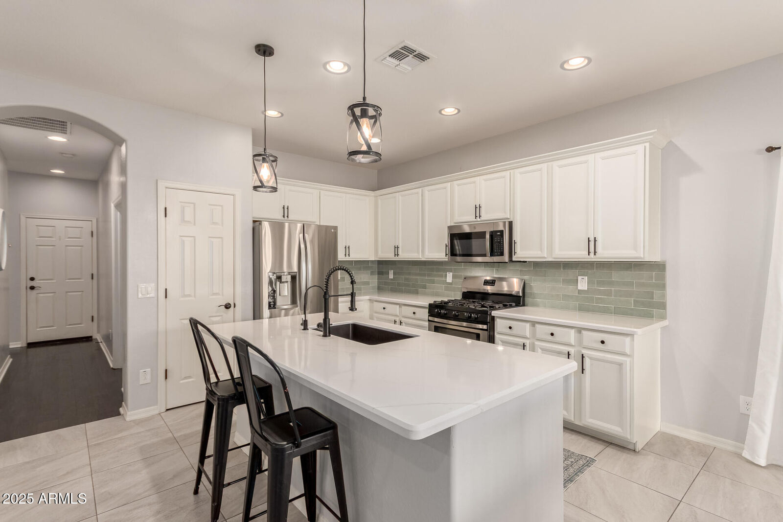 Property Photo:  1562 W Alder Road  AZ 85140 