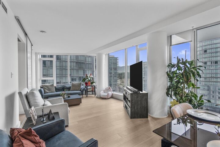 Property Photo: 1499 W Pender Street 1201 BC V6G 0A7