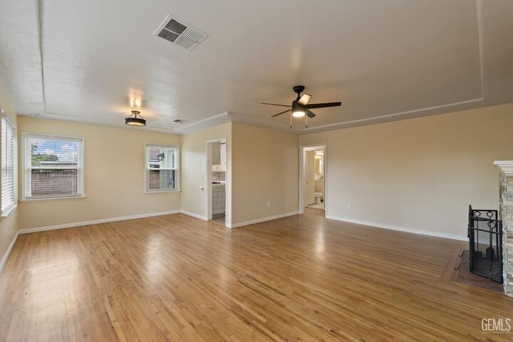 Property Photo:  1505 Stockton Avenue  CA 93308 