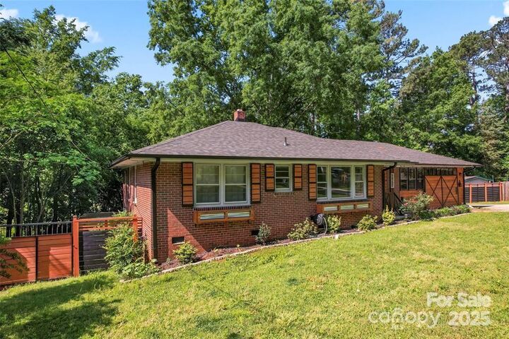 Property Photo: 851 Gist Road SC 29732