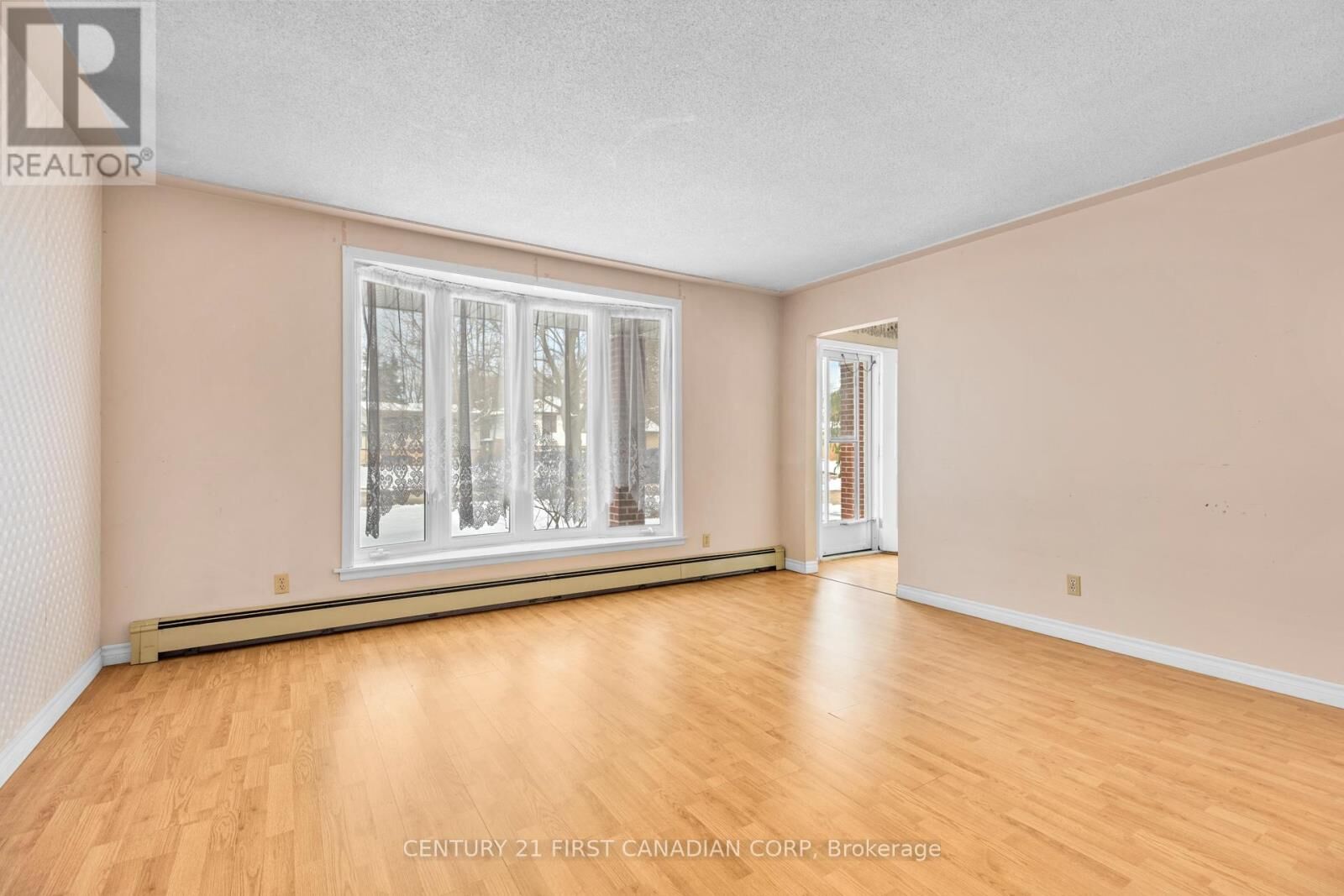 Photo de la propriété: 383 Magnolia Crescent ON N5Y 4T1