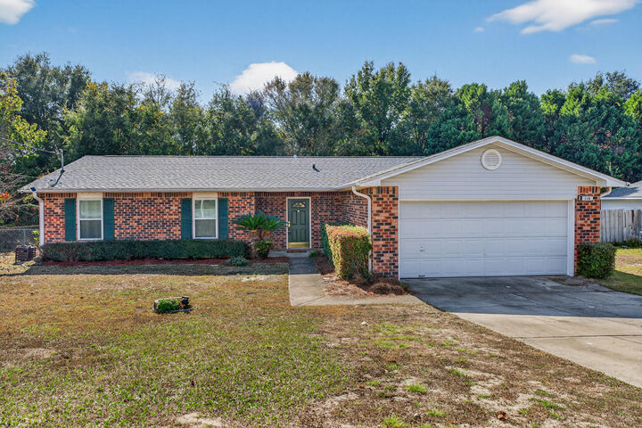 Property Photo: 119 Louise Drive FL 32536