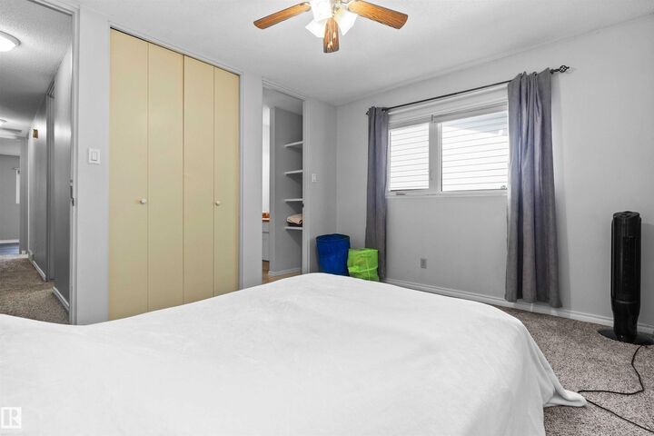 Property Photo:  9414 96 Street  AB T8L 1S6 