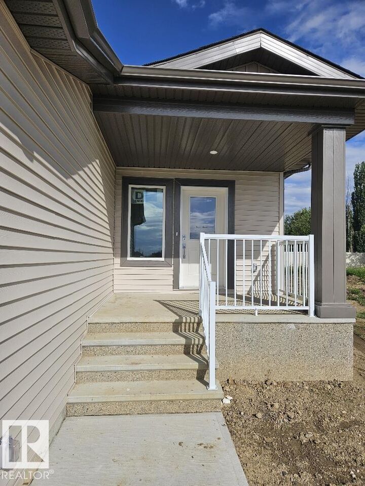 Property Photo:  11 Dalton Link 42  AB T7X 4C4 