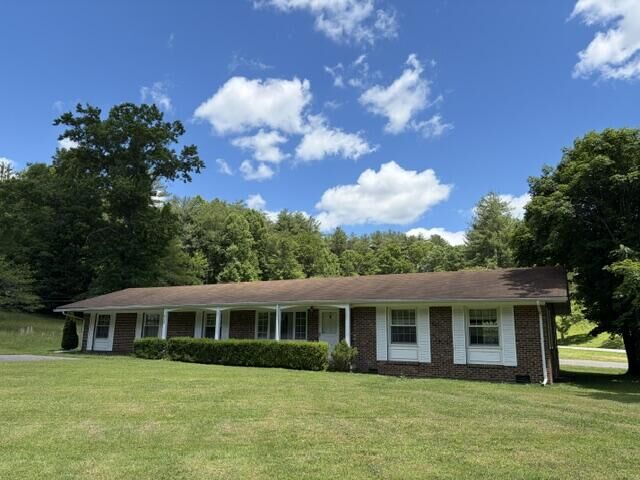 Property Photo:  1806 Webster Rd  WV 26651 