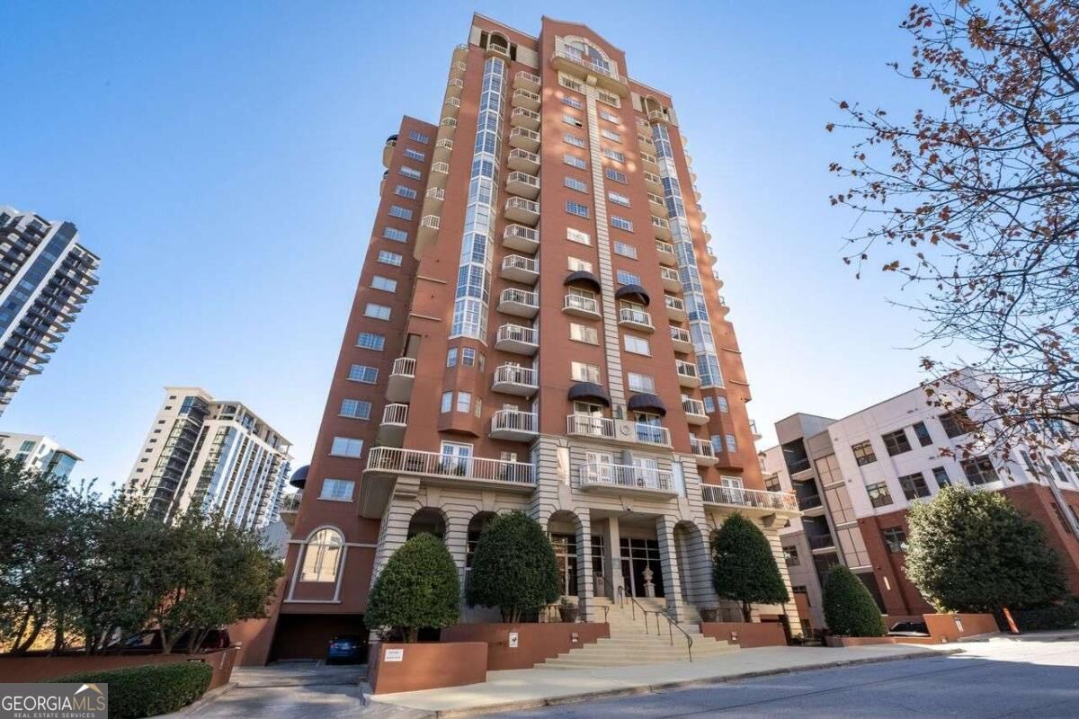 Property Photo:  3435 Kingsboro Road NE  GA 30326 