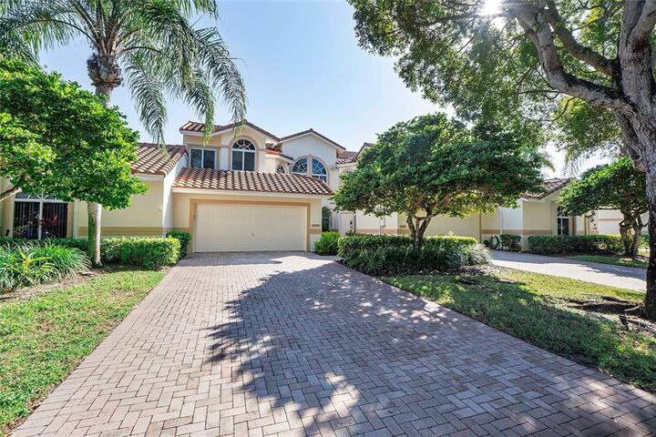 Property Photo:  576 W Palm Aire Drive  FL 33069 