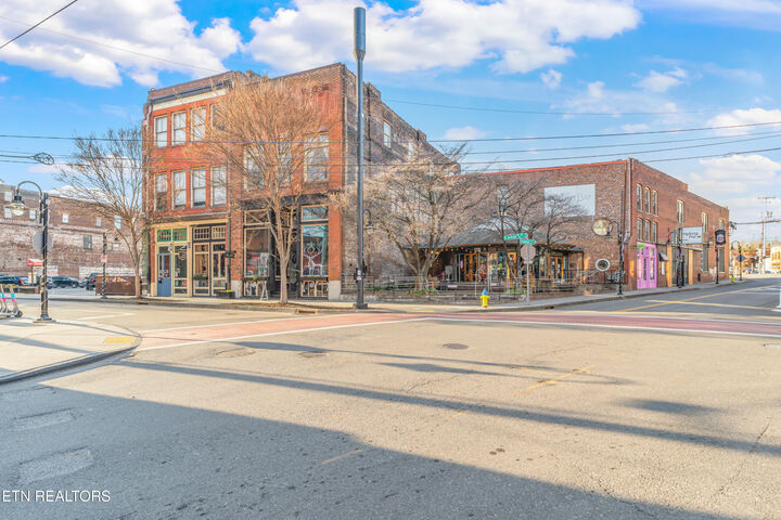 Property Photo:  105 W Jackson Ave 11  TN 37902 
