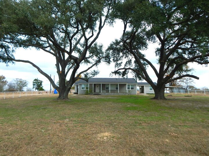 5056 Fm 852  Gilmer TX 75644 photo