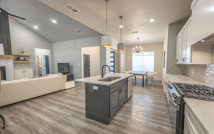 Property Photo: 7814 55th Street TX 79407