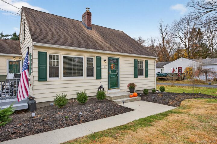 Property Photo:  51 Ward Place  NY 12524 