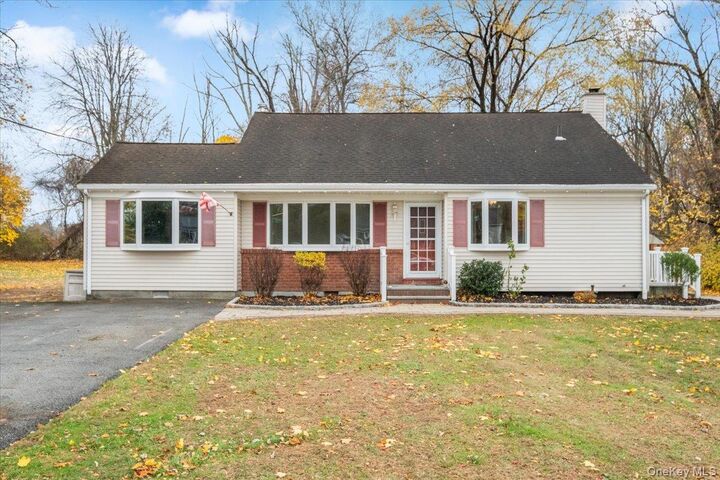 Property Photo:  889 Fox Meadow Road  NY 10598 