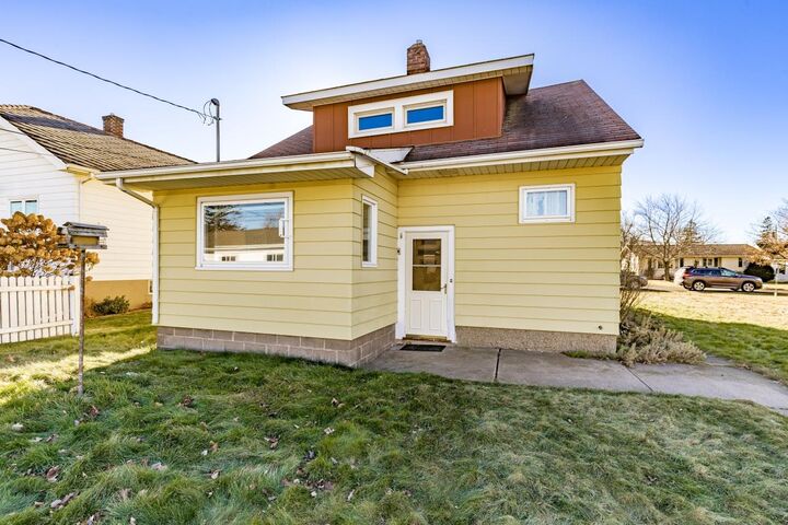 Property Photo: 1107 E 6th St WI 54880