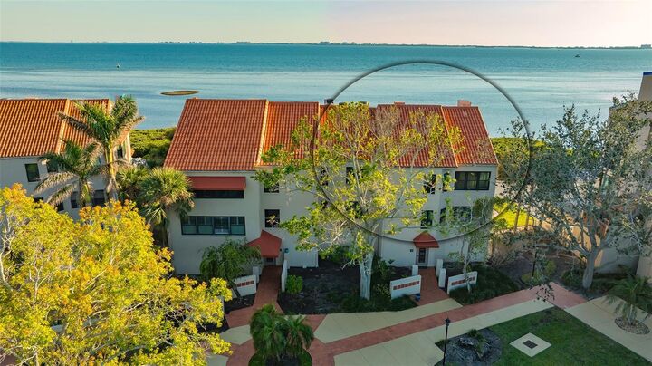 Property Photo: 4535 Bay Club Drive FL 34210