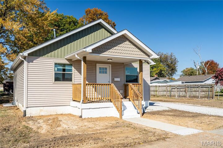 Property Photo:  1809 Rhodes Street  IL 62060 