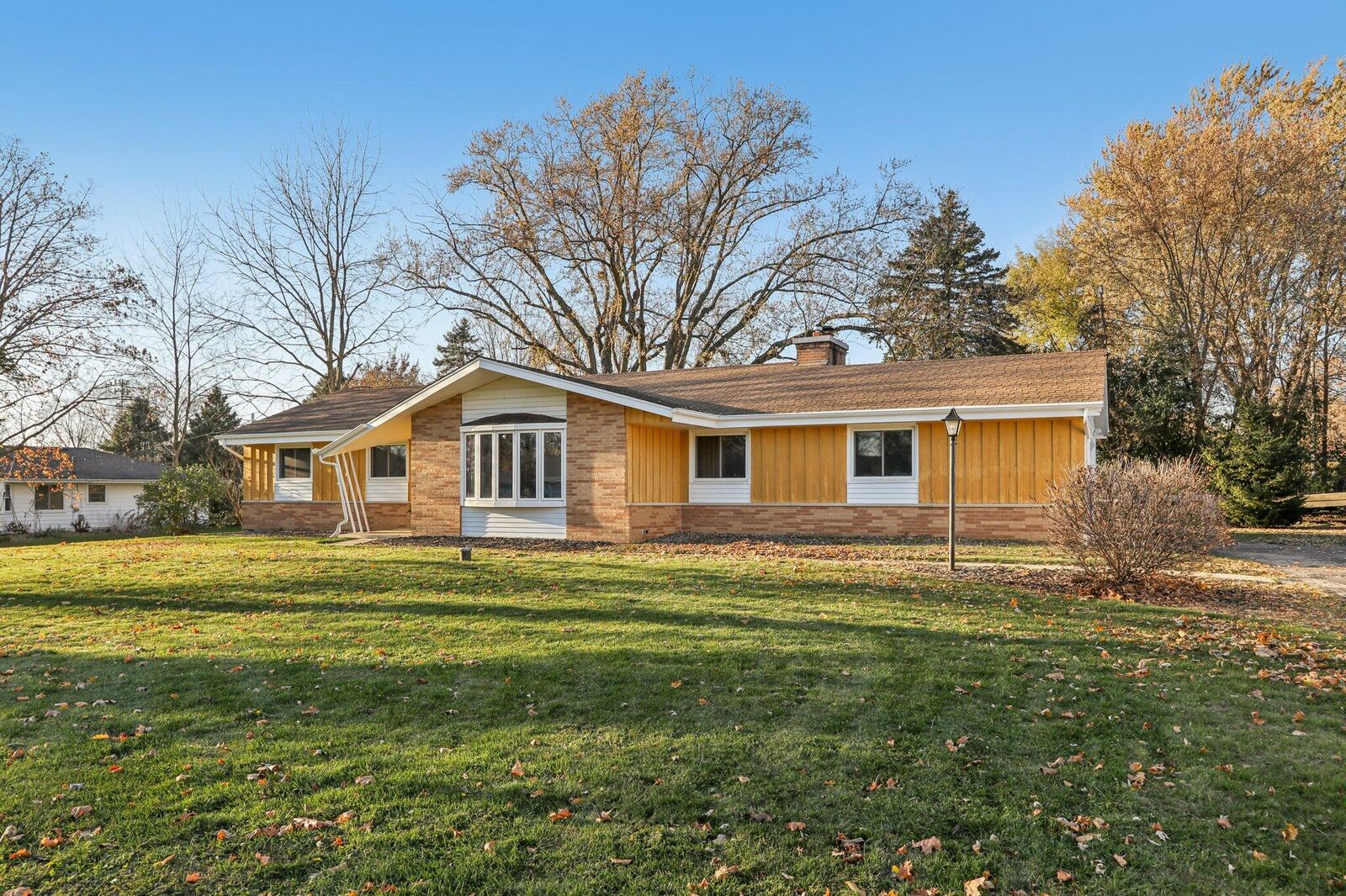 Property Photo: 2904 Chancery Ln WI 53188