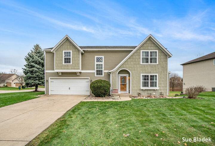 Property Photo: 8641 Suntree Drive MI 49464
