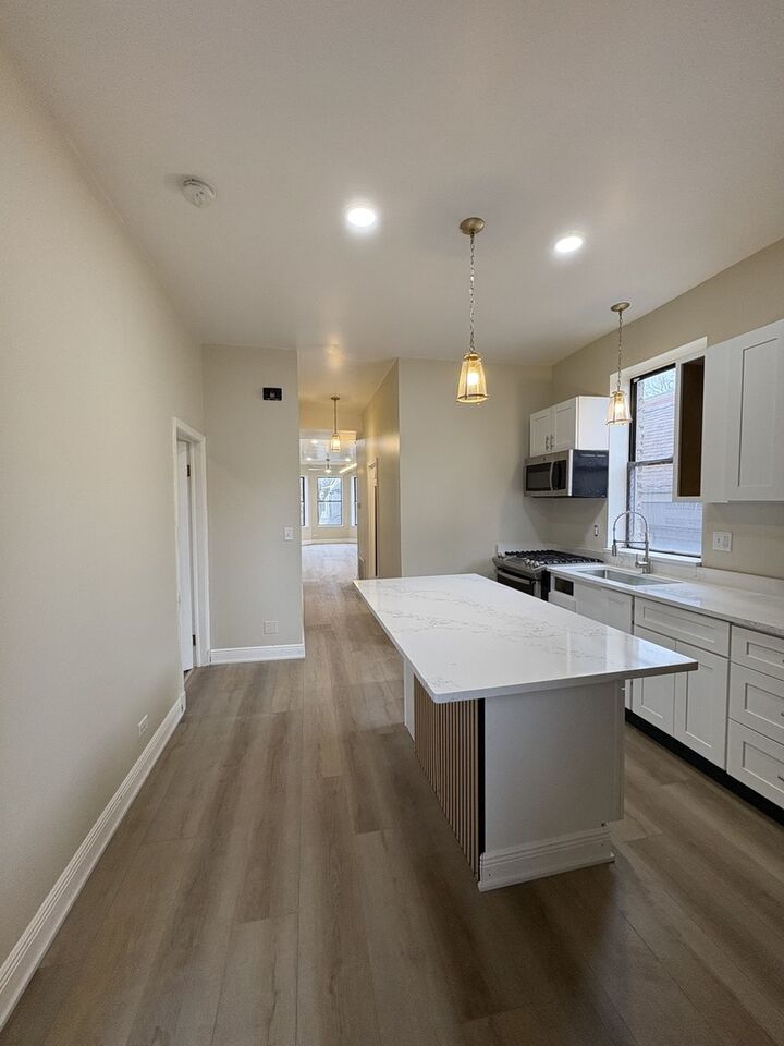 Property Photo:  1628 N Kimball Avenue 2  IL 60647 