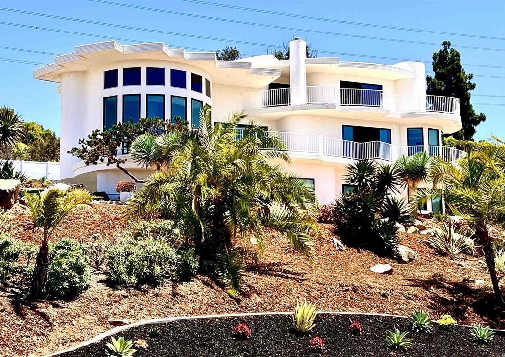 Property Photo:  7215 El Fuerte  CA 92009 