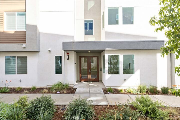 Property Photo:  27227 Diamond Peak Lane 301  CA 91381 
