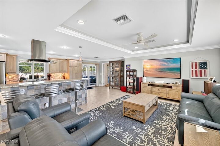 Property Photo:  2243 Flora Avenue  FL 33907 