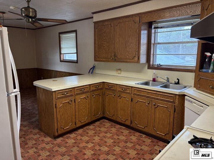 Property Photo: 108 Highway 2 LA 71222