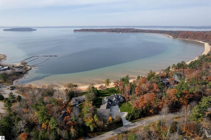 Property Photo:  2905 Neahtawanta Road  MI 49686 