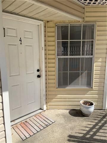 Property Photo: 901 Joe Yenni Boulevard B4 LA 70065