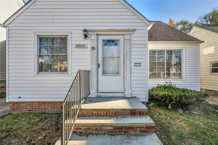 Property Photo: 19520 Maple Heights Boulevard OH 44137