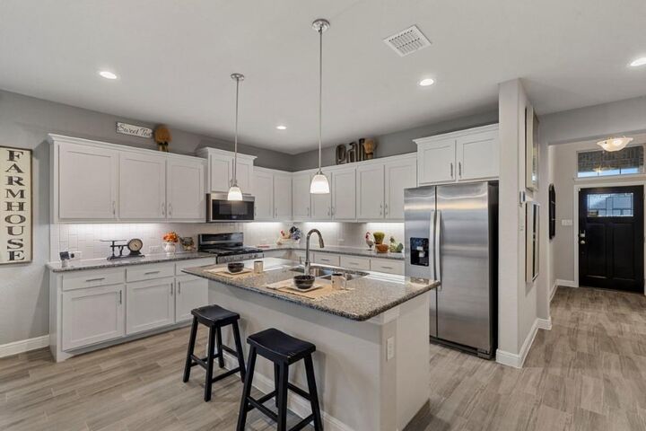 Property Photo:  1008 Pearl Place  TX 76247 