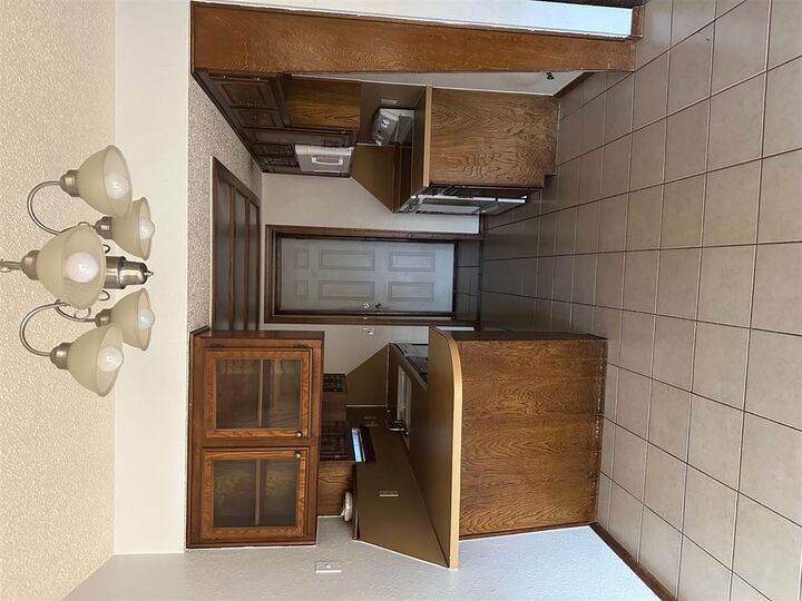 Property Photo: 705 Cottonwood Drive OK 73160