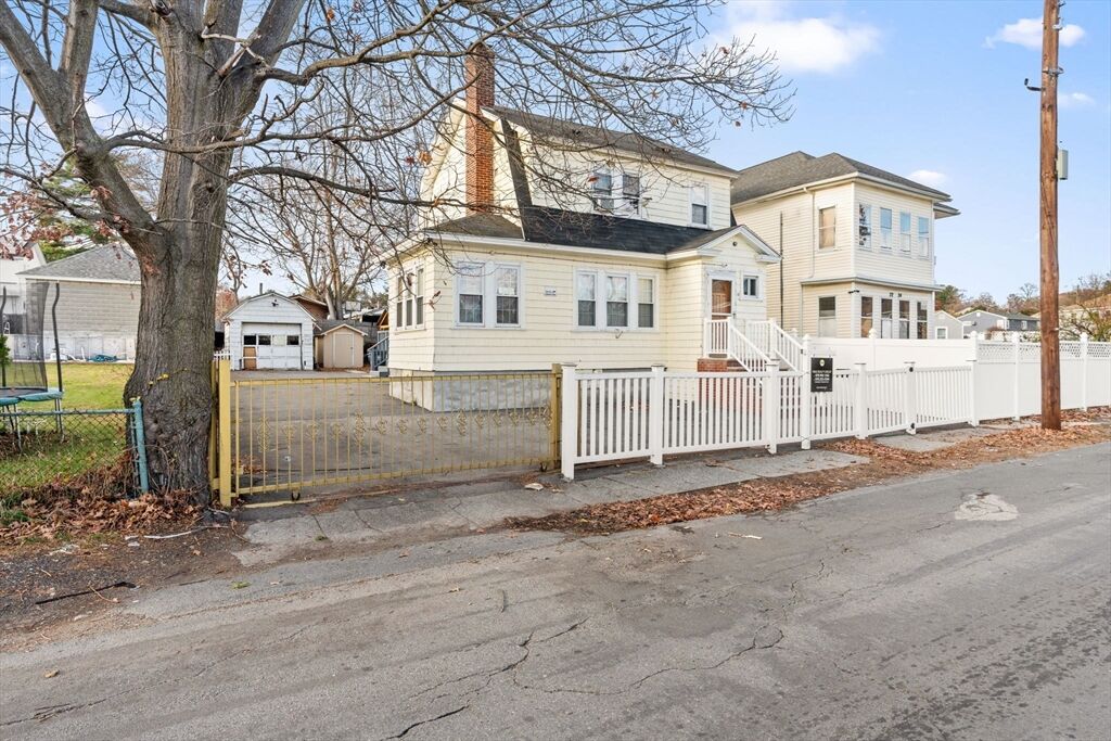Property Photo:  18 Larchwood Rd  MA 01844 