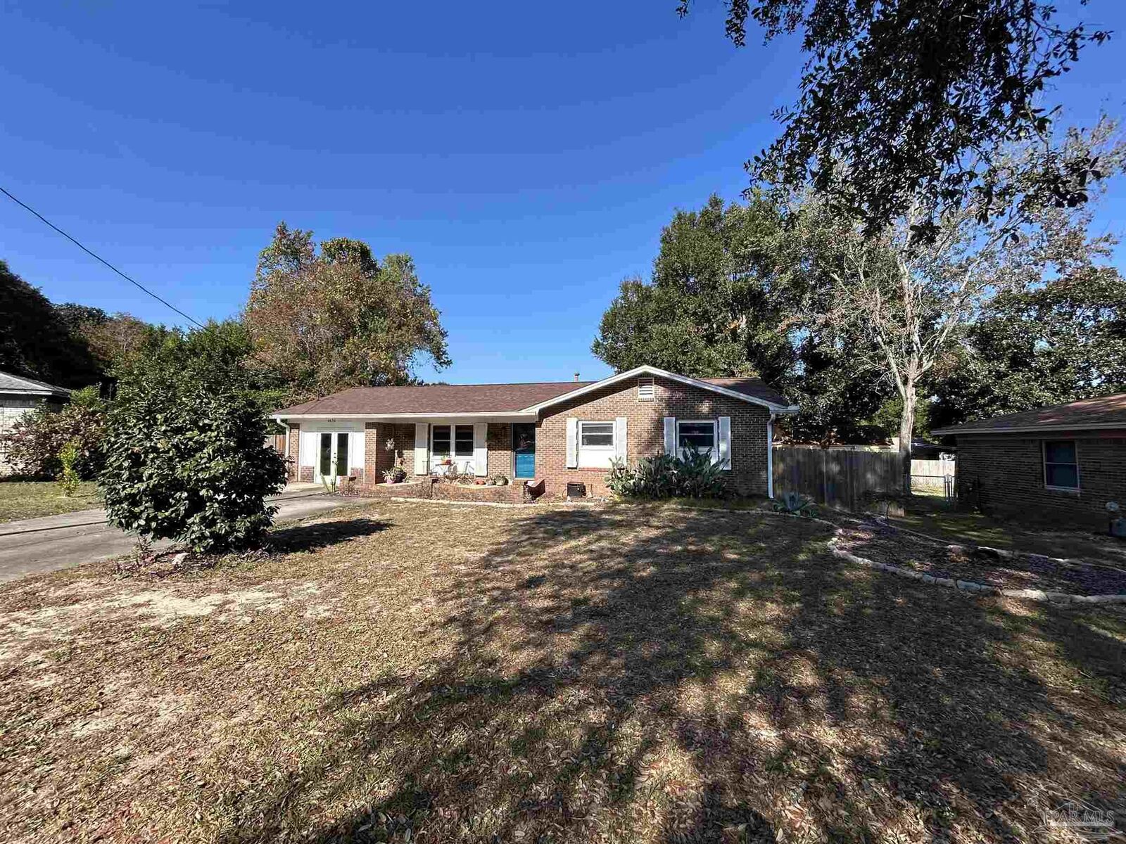 Property Photo: 4570 Sailboat Ln FL 32514