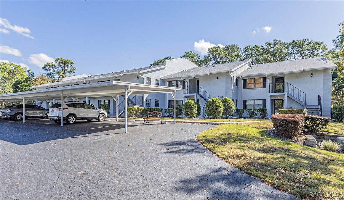 Property Photo: 35 Beech Street 15 FL 34446