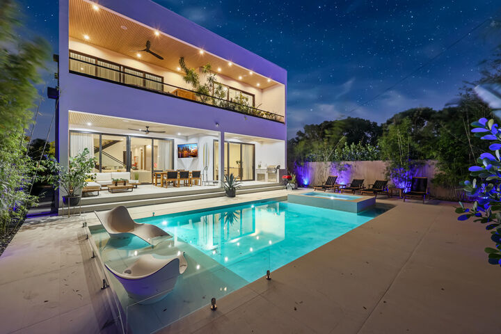 Property Photo: 1504 NE 6th Street FL 33304