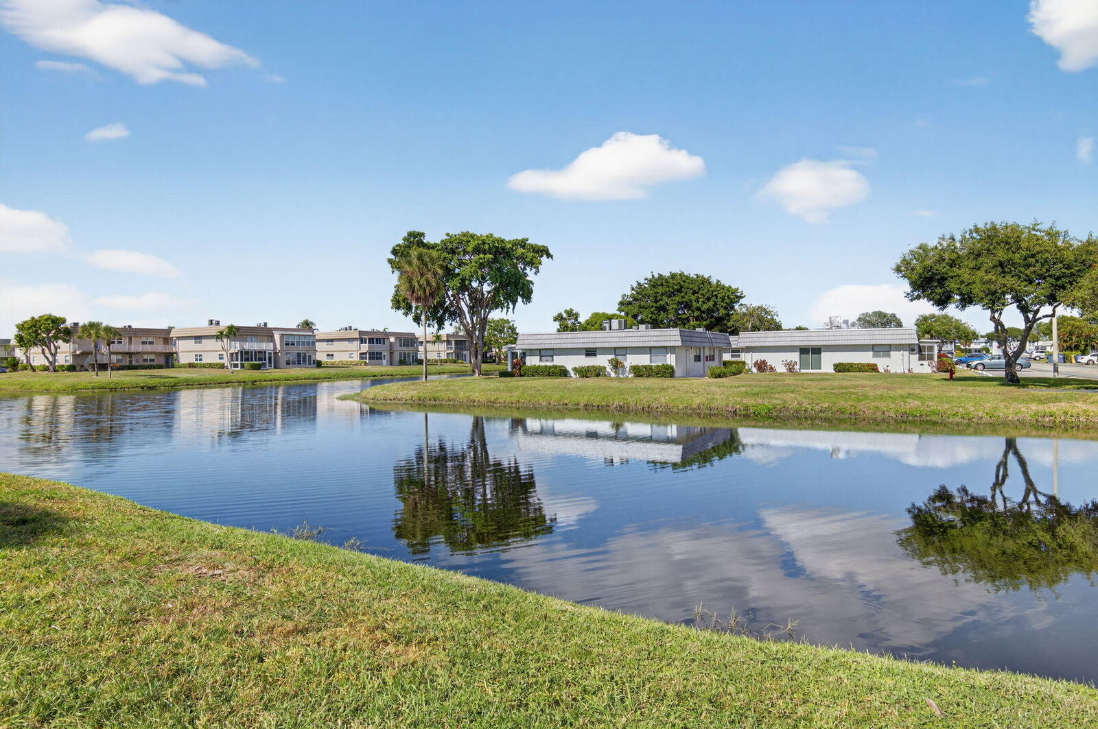 Property Photo:  118 Monaco C  FL 33446 