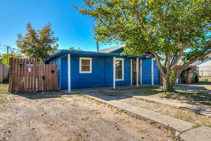 Property Photo:  723 Hughes St  TX 76903 