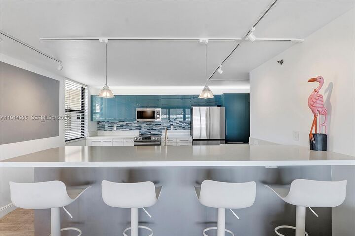 Property Photo:  105 Lake Emerald Dr 216  FL 33309 