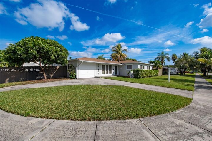 Property Photo:  10431 SW 93rd St  FL 33176 