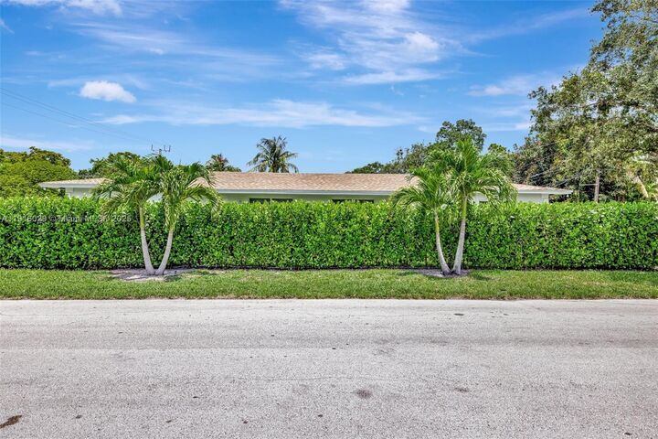 Property Photo:  1504 SW 6th Ave 1504  FL 33315 