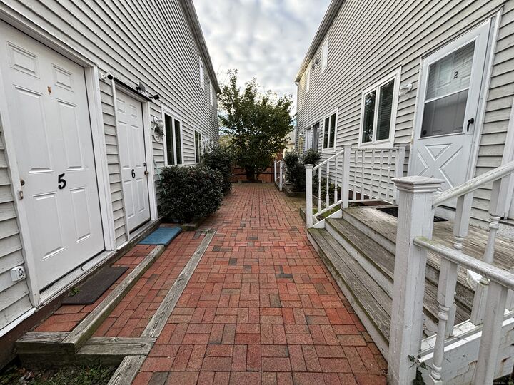 Property Photo:  26 Fairfield Avenue 8B  CT 06854 