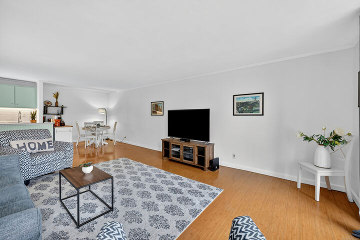 Property Photo:  1 Gold Street Apt 11D  CT 06103 