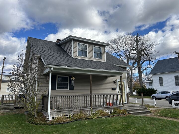 Property Photo:  163 Hickory Street  CT 06360 