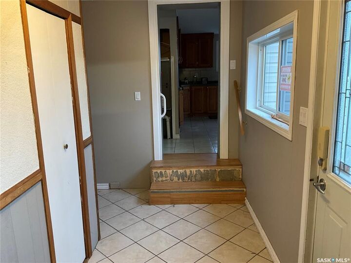 Property Photo:  104 5A Street S  SK S0K 4P0 