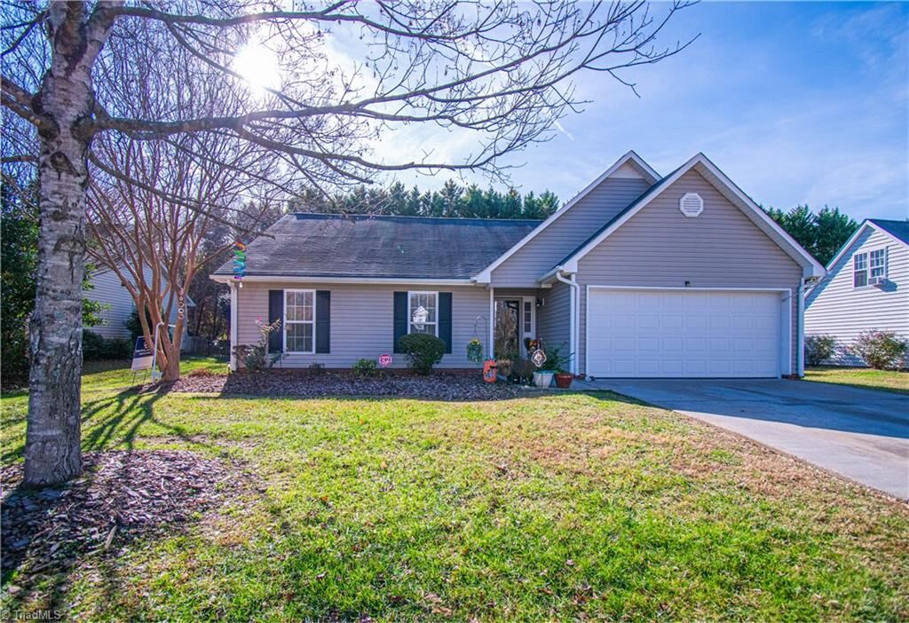 Property Photo: 2818 Bridgeport Drive NC 27103