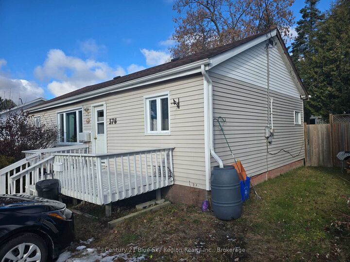 Property Photo:  376 Albert Avenue  ON P1B 7J9 